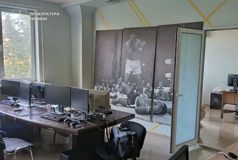 Припинено діяльність 11 шахрайських кол-центрів у Дніпрі: подробиці