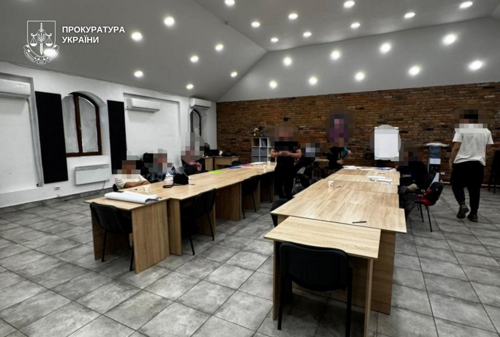 Припинено діяльність 11 шахрайських кол-центрів у Дніпрі: подробиці