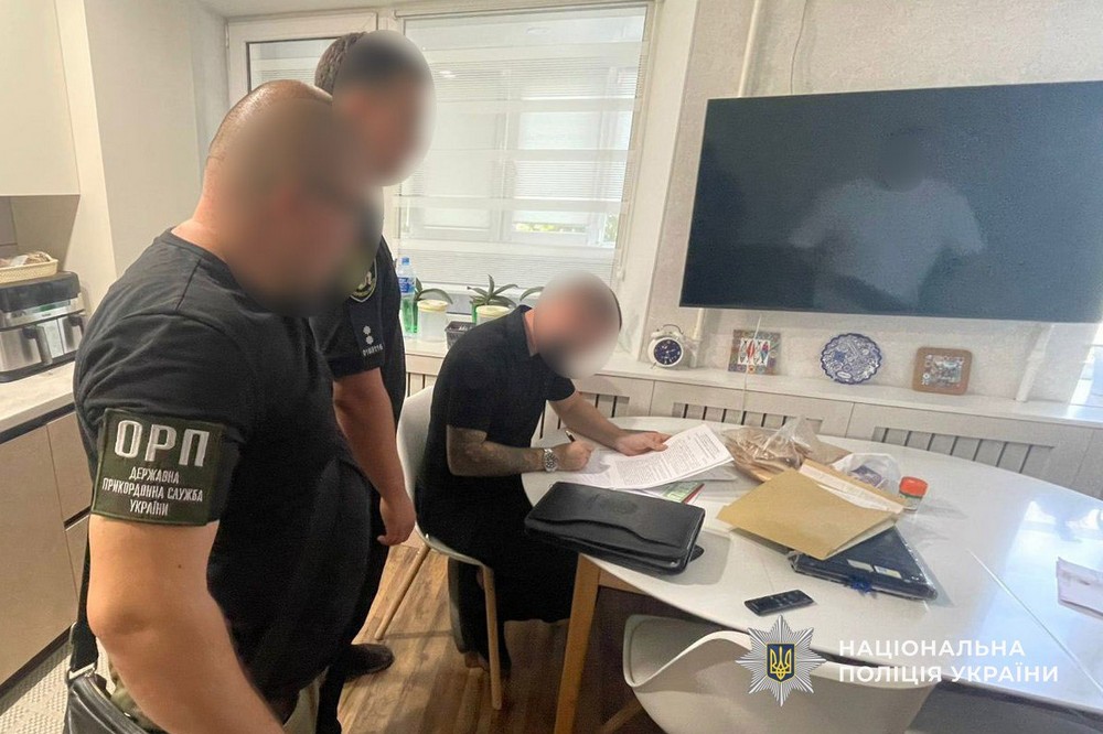 поліція Дніпропетровщини викрила схему продажу авто 3