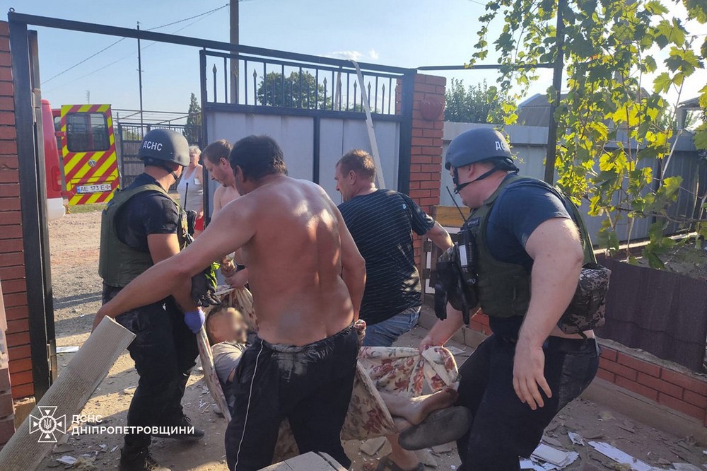 у Нікополі рятувальники надали допомогу двом постраждалим (фото) 2