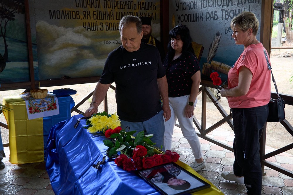 у Нікополі сьогодні провели в останню путь Захисника 6