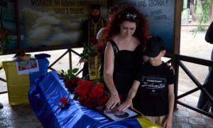 у Нікополі сьогодні провели в останню путь Захисника 8