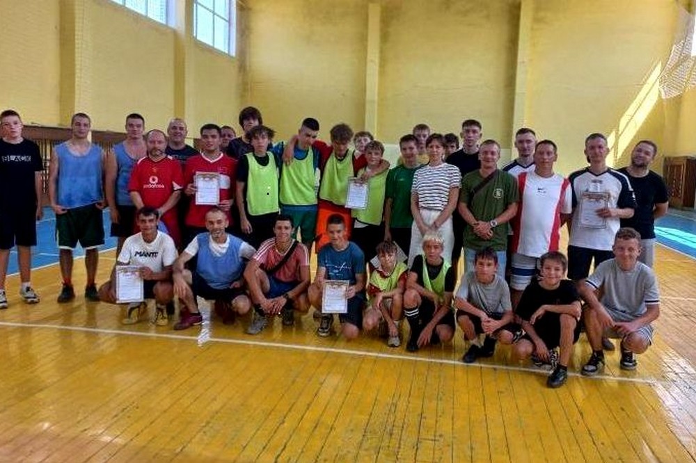 у Покрові відбулася матчева зустріч між ветеранами та юними футболістами