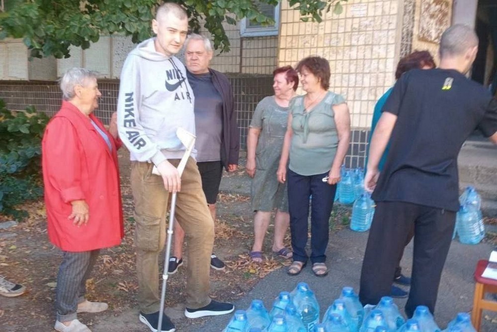 Мешканці Марганецької громади отримали 4212 пляшок води і 1440 продуктових наборів від GEM (фото)