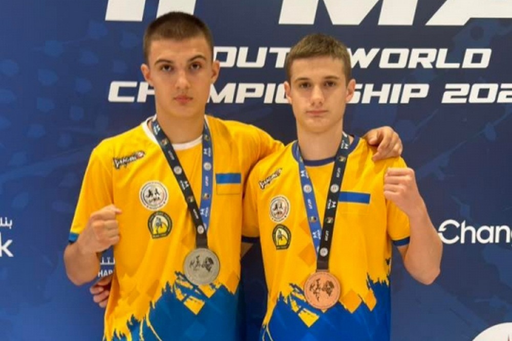 Двоє спортсменів з Покрова вибороли нагороди на Чемпіонаті світу з таїландського боксу Муей Тай серед юніорів, що проходив у столиці ОАЕ — Абу-Дабі.