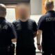 У Дніпрі чоловік за допомогою спеціального пристрою обікрав десятки припаркованих біля ТРЦ і магазинів автівок