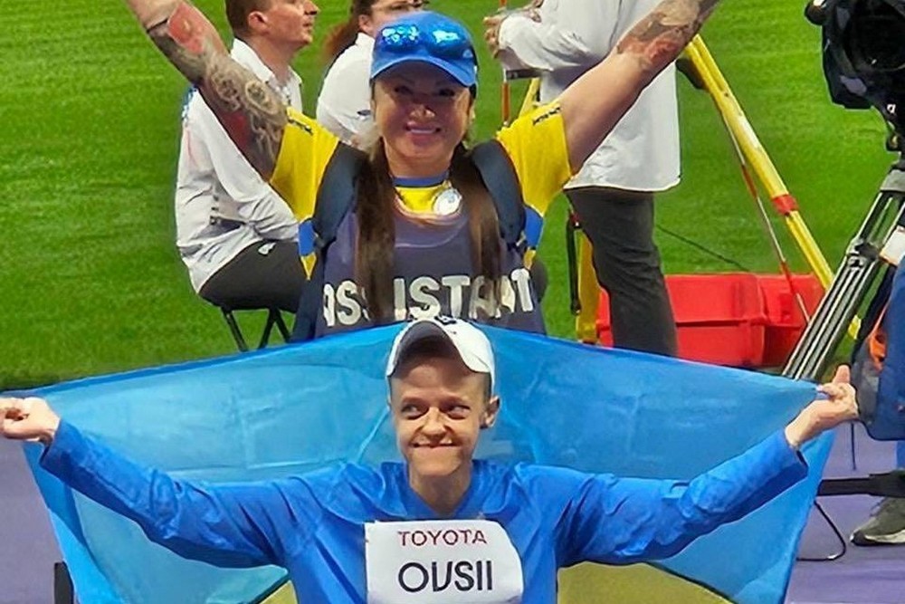 Двоє спортсменів з Дніпропетровщини вибороли медалі на чемпіонаті світу з пара легкої атлетики 1 Двоє спортсменів з Дніпропетровщини вибороли медалі на чемпіонаті світу з пара легкої атлетики, який стартував сьогодні.