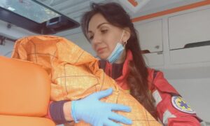 Навіть «швидка» не встигла: на Дніпропетровщині жінка вшосте стала мамою, народивши дитину вдома