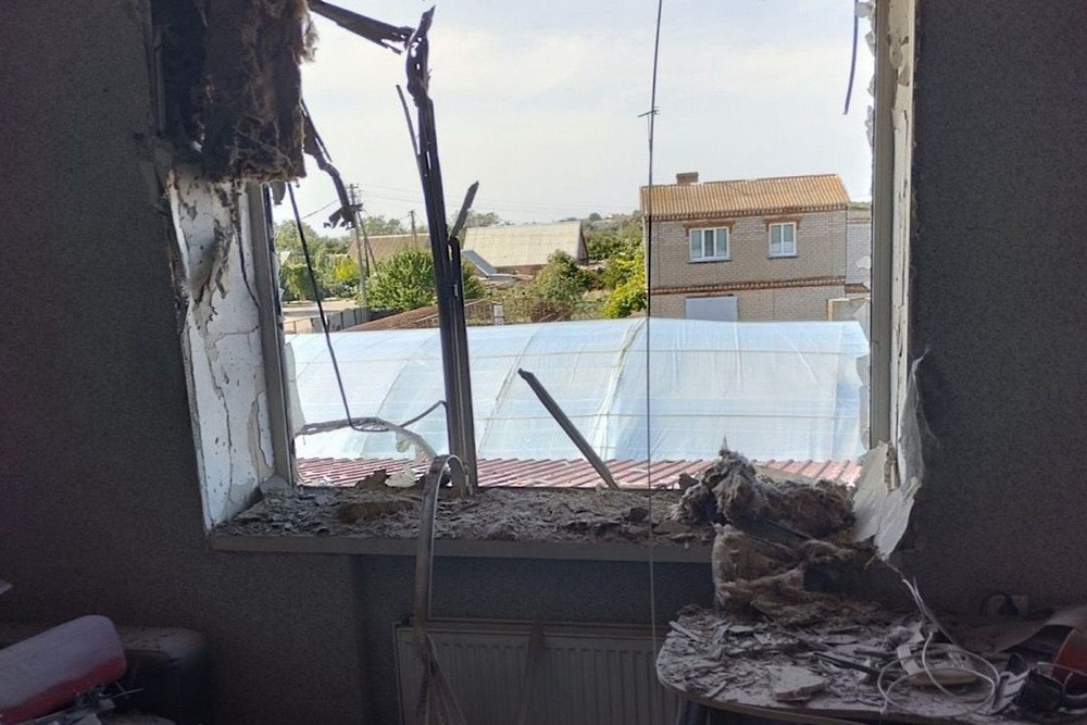 У Нікополі окупанти поранили двох людей, влучили у евакуаційне авто на Синельниківщині і поранили чоловіка – поліція про наслідки ворожих атак