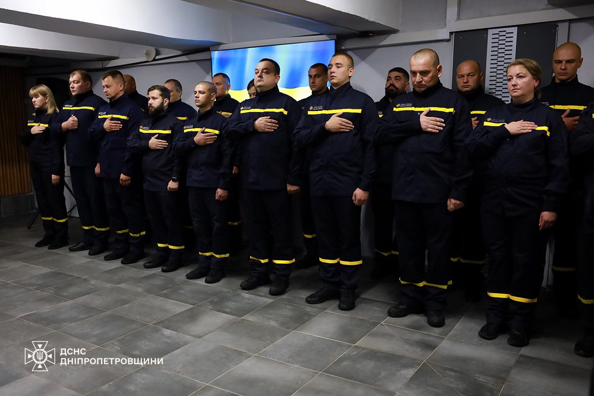 32 рятувальники Дніпропетровщини отримали державні нагороди
