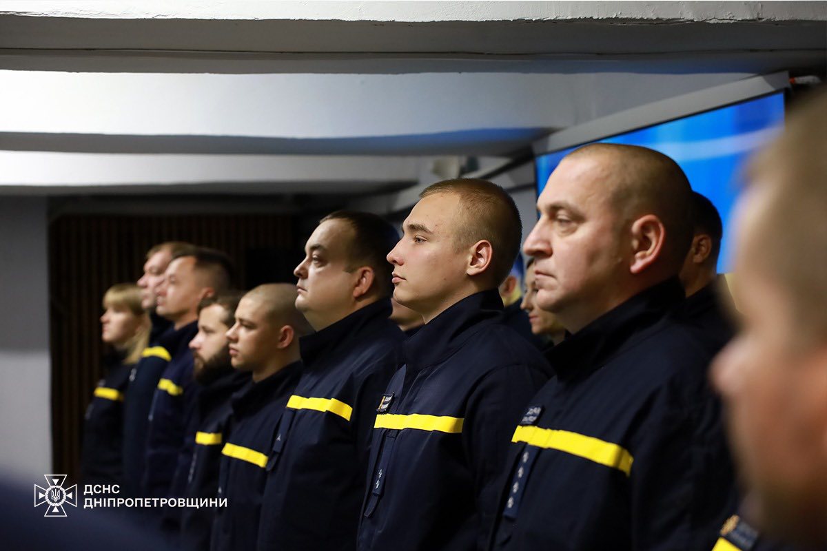 32 рятувальники Дніпропетровщини отримали державні нагороди 3