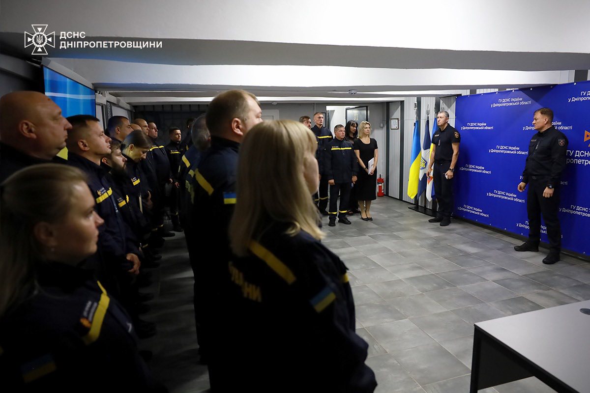 32 рятувальники Дніпропетровщини отримали державні нагороди 5