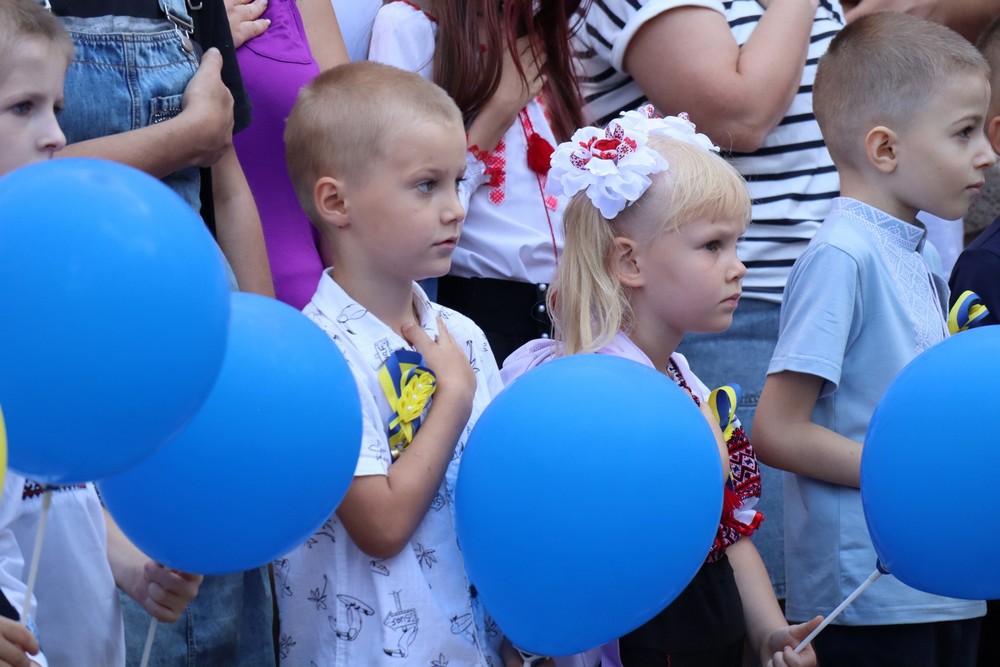 Перший дзвоник у Покрові сьогодні: фото