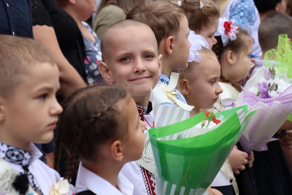 Перший дзвоник у Покрові сьогодні: фото