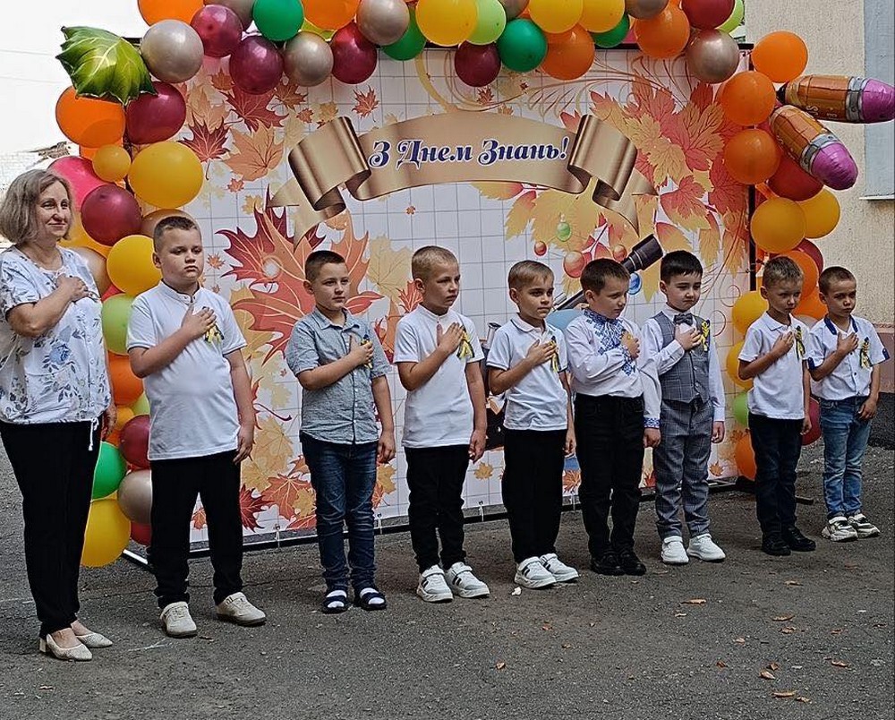Свято першого дзвоника у Томаківській громаді: фото