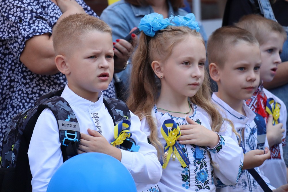 Перший дзвоник у Покрові сьогодні: фото
