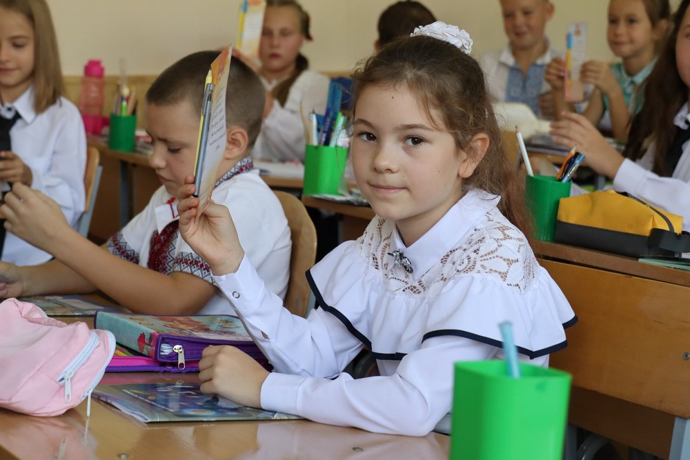 Перший дзвоник у Покрові сьогодні: фото