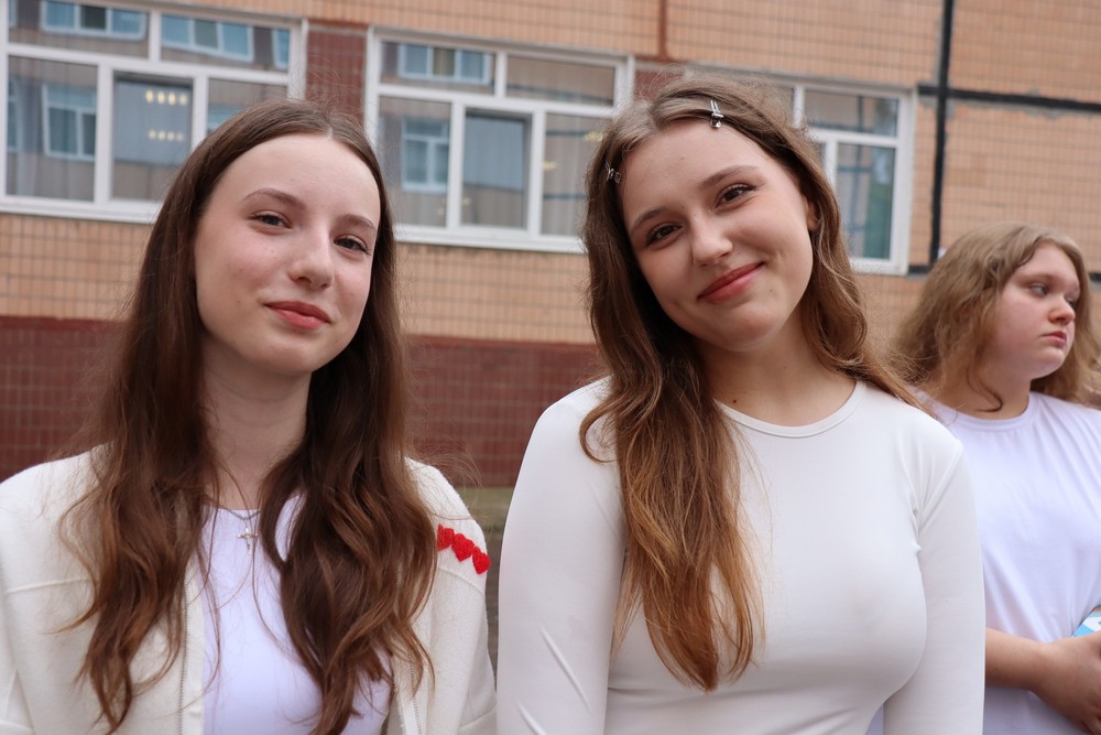 Перший дзвоник у Покрові сьогодні: фото