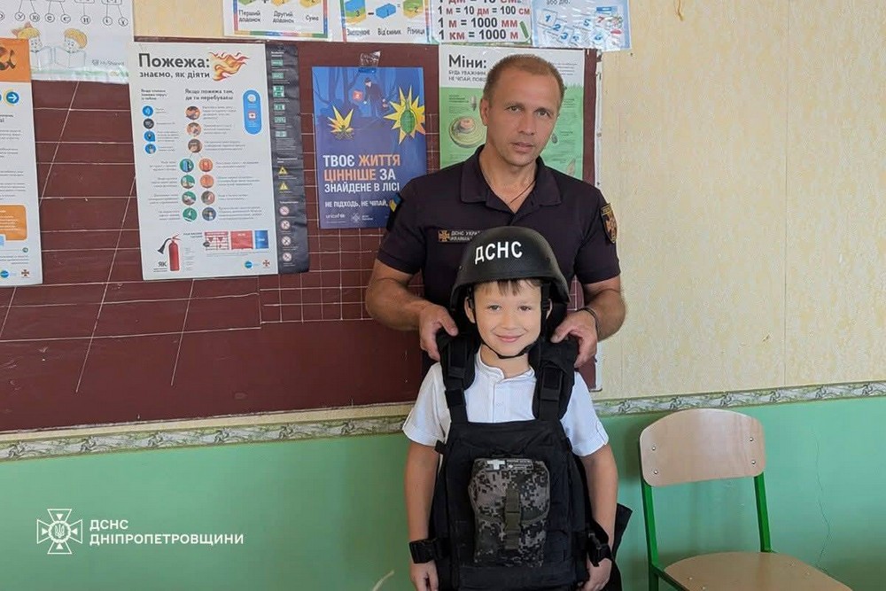 У ліцеї Покрова рятувальники навчали дітей правил безпечної життєдіяльності: фото