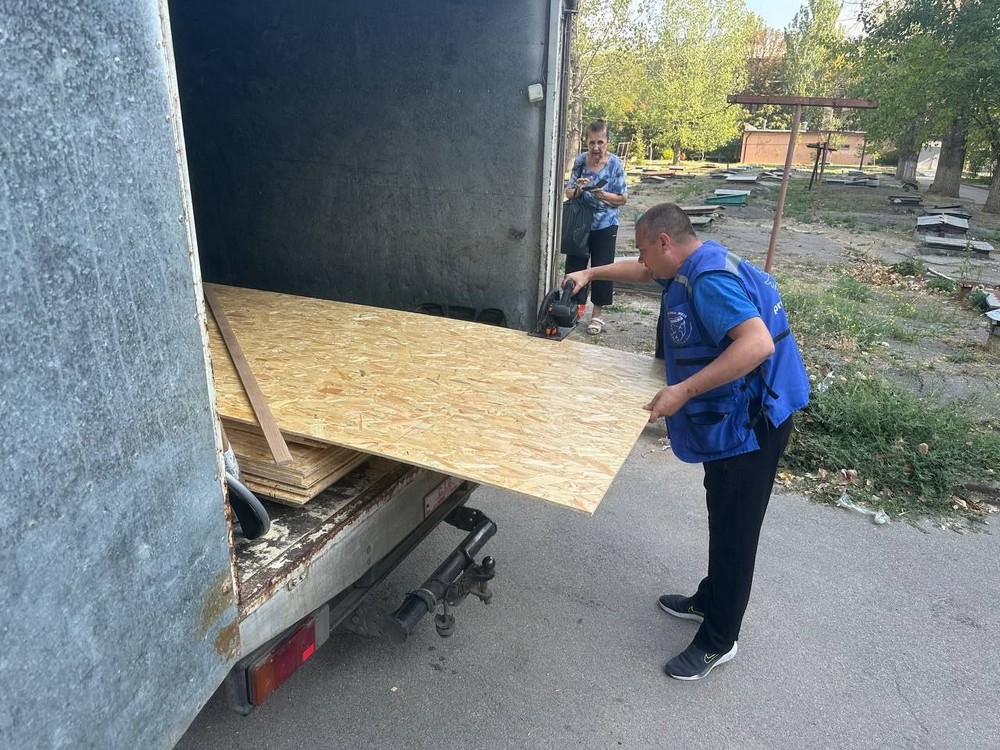 Удар по центру Нікополя: поруйновано 30 квартир, пошкоджено будинки і заклади освіти (фото)