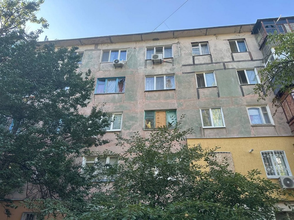 Удар по центру Нікополя: поруйновано 30 квартир, пошкоджено будинки і заклади освіти (фото)