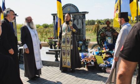 Загинув від ворожої ракети: у День народження воїна 301 зенітної ракетної Нікопольської бригади відслужили панахиду (фото)