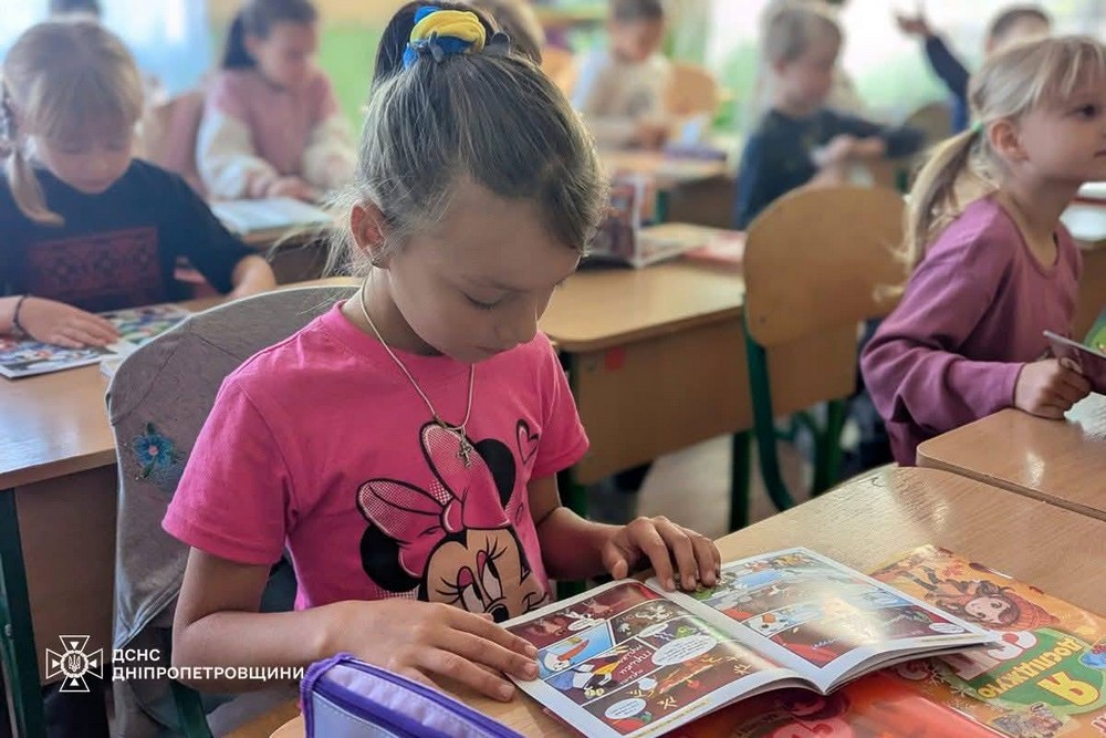 У ліцеї Покрова рятувальники навчали дітей правил безпечної життєдіяльності: фото