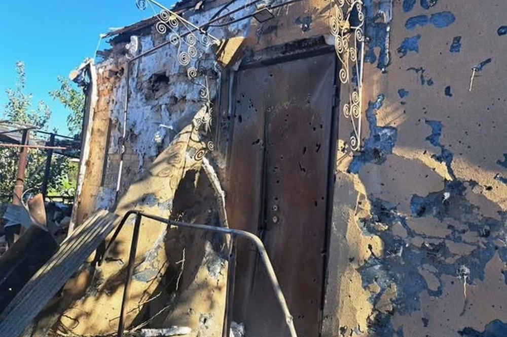 Сьогодні у Нікополі під вогнем опинилися підприємства і будинки – здебільшого літніх людей (фото)