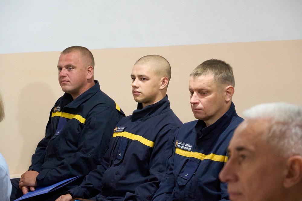 У Нікополі привітали рятувальників з професійним святом і вручили Подяки (фото)