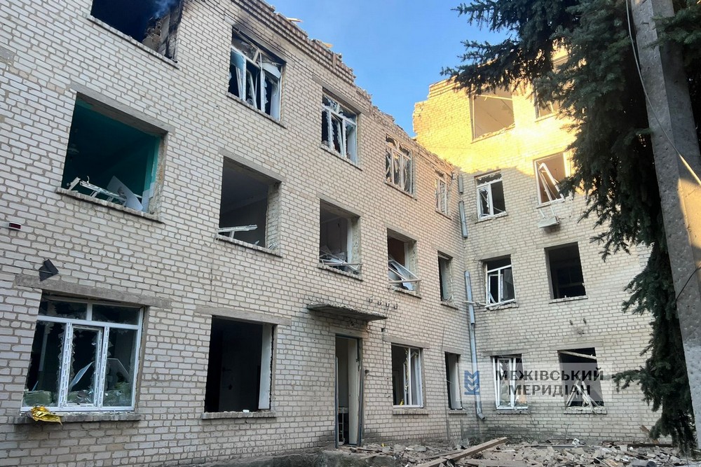 Окупанти розбомбили лікарню на Дніпропетровщині: фото