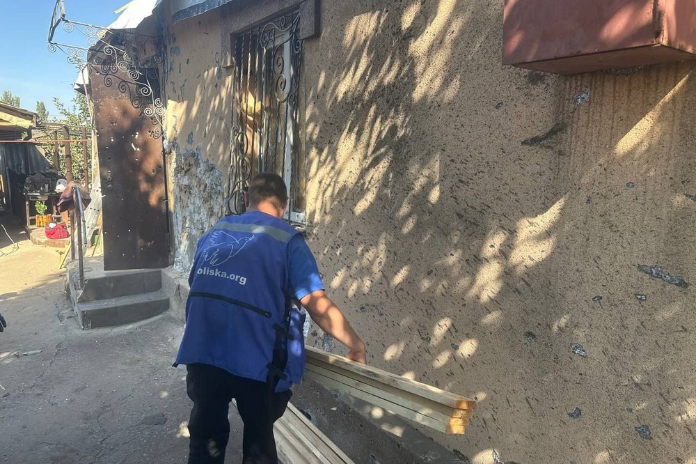 Сьогодні у Нікополі під вогнем опинилися житлові будинки: фото