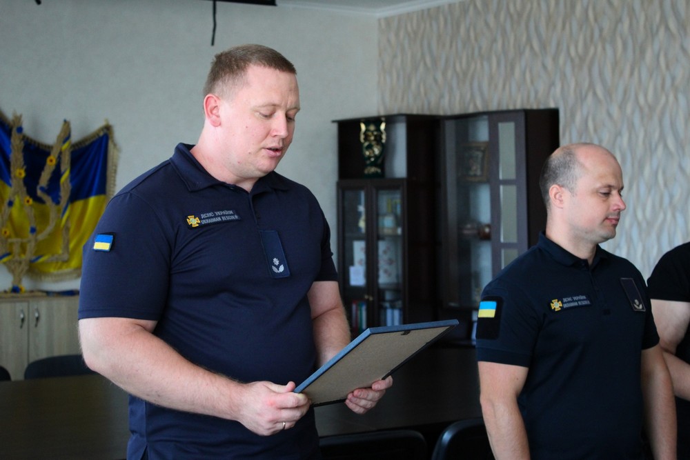Працівників пожежної охорони Нікопольщини привітали з професійним святом (фото)