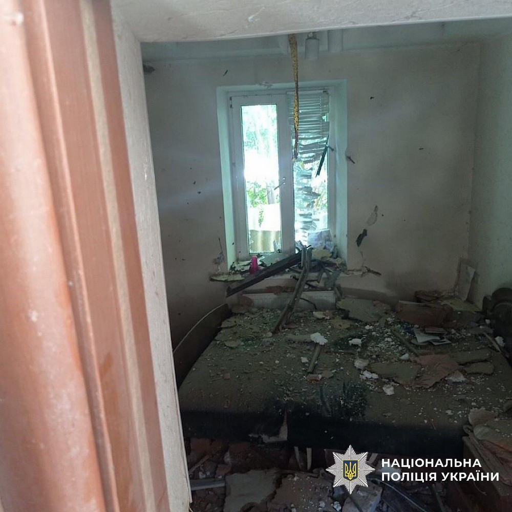 Потрощено кафе, релігійна установа, будинки і майно всередині: у Нікополі і районі понад 80 заяв про обстріли, під ударом була і Синелниківщина – є поранені (фото)