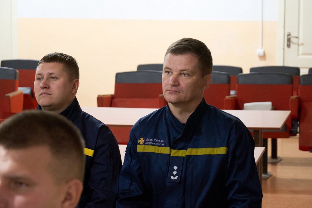 У Нікополі привітали рятувальників з професійним святом і вручили Подяки (фото)