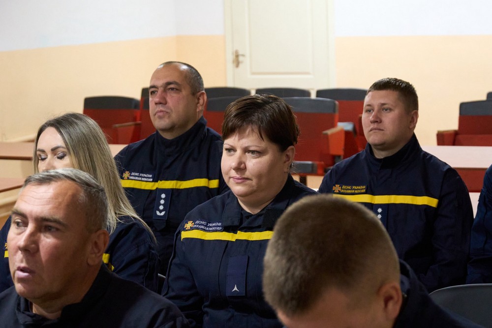 У Нікополі привітали рятувальників з професійним святом і вручили Подяки (фото)