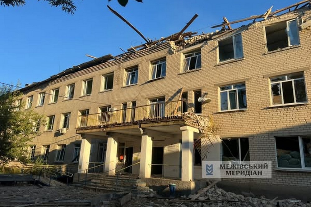Окупанти розбомбили лікарню на Дніпропетровщині: фото