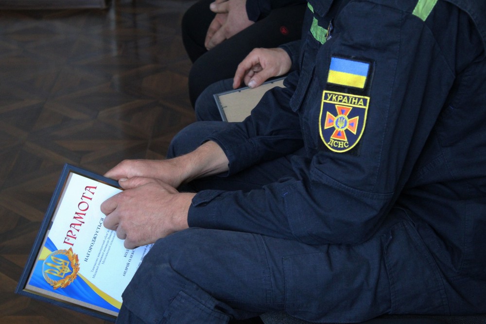 Працівників пожежної охорони Нікопольщини привітали з професійним святом (фото)