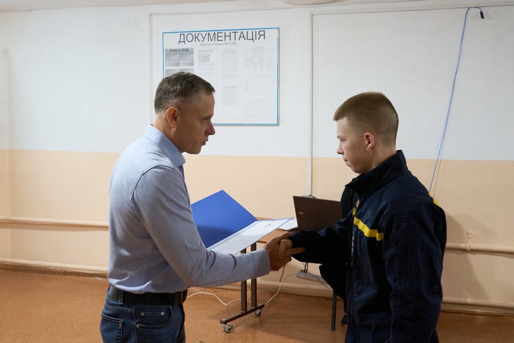 У Нікополі привітали рятувальників з професійним святом і вручили Подяки (фото)