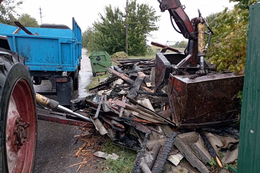 У Нікополі усувають наслідки ворожих обстрілів