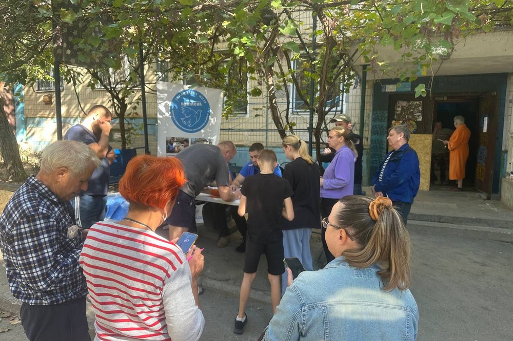 Сьогодні у Нікополі ворог влучив з РСЗВ у багатоповерхівку: фото
