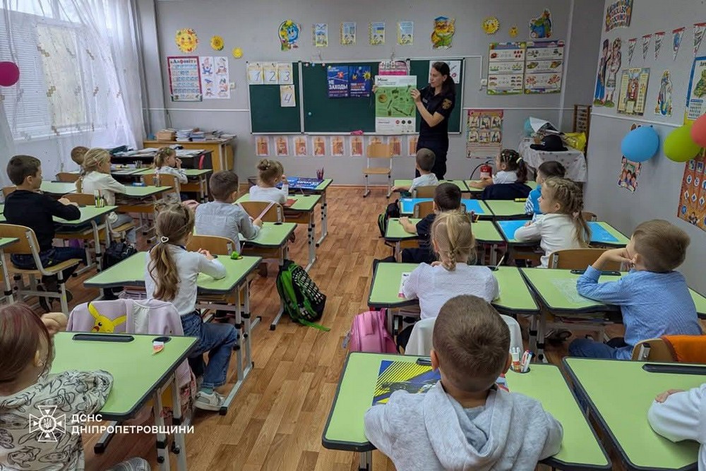 Для маленьких школярів у Покрові провели урок безпеки: фото