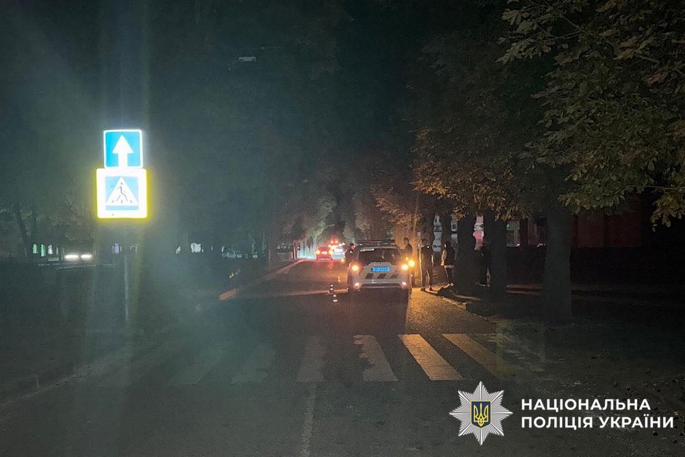 Постраждала 5-річна дівчинка: подробиці про ДТП у центрі Нікополя розповіли у поліції