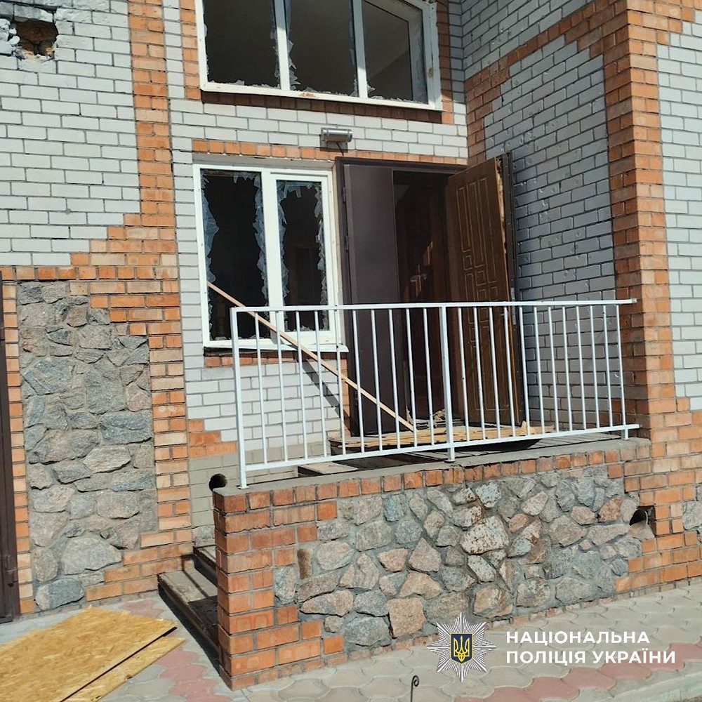 У Нікополі окупанти поранили двох людей, влучили у евакуаційне авто на Синельниківщині і поранили чоловіка – поліція про наслідки ворожих атак