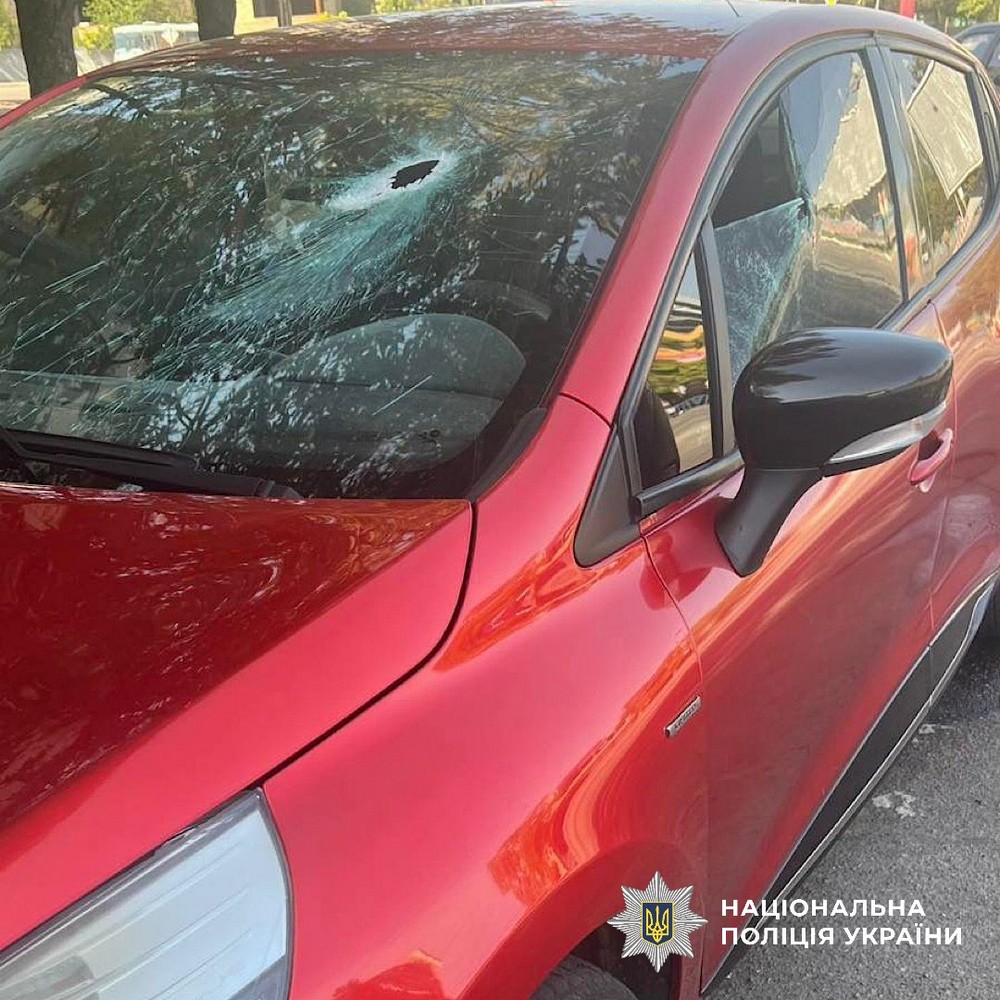 У Нікополі окупанти поранили двох людей, влучили у евакуаційне авто на Синельниківщині і поранили чоловіка – поліція про наслідки ворожих атак