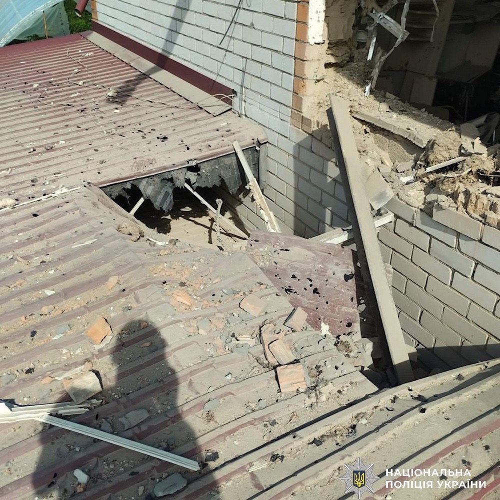 У Нікополі окупанти поранили двох людей, влучили у евакуаційне авто на Синельниківщині і поранили чоловіка – поліція про наслідки ворожих атак