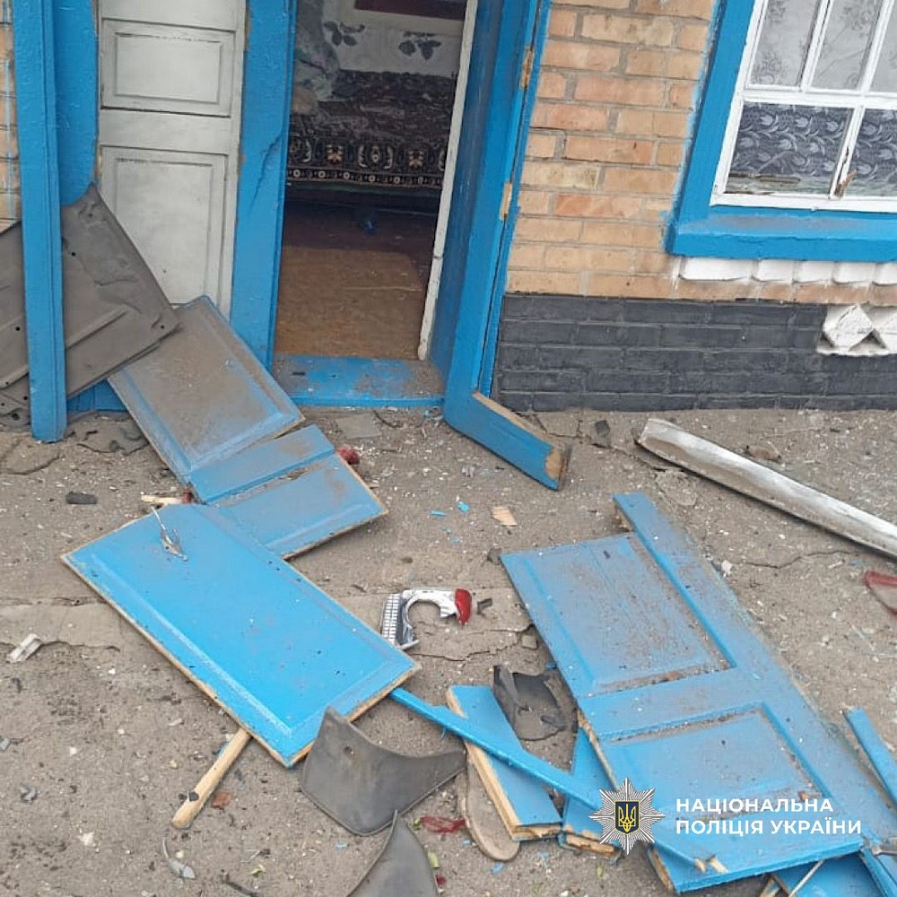 На Нікопольщині за добу побито понад 80 об’єктів цивільної інфраструктури, від ударом були також ще три райони області: поліція