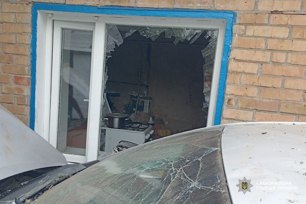 На Нікопольщині за добу побито понад 80 об’єктів цивільної інфраструктури, від ударом були також ще три райони області: поліція