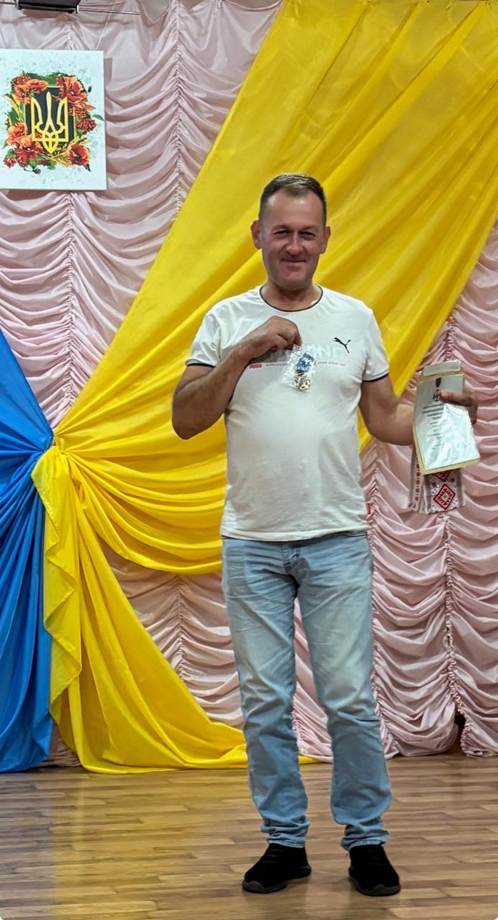 Захисника з Нікопольщини нагородили «Комбатантським хрестом» від Головнокомандувача ЗСУ
