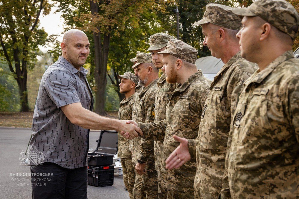 Дніпропетровщина передала техніку воїнам зенітникам (фото) 2