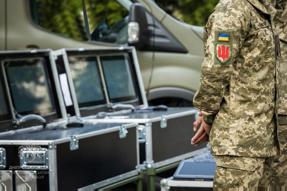 Дніпропетровщина передала техніку воїнам зенітникам (фото) 3